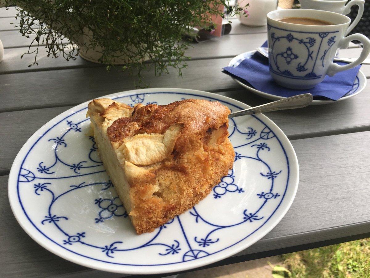 NADJAS KLEINER KUCHEN UND KAFFEEGARTEN, Grömitz Restaurant