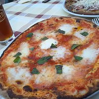 Margherita con Basilico...