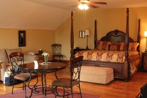 Room & Suite