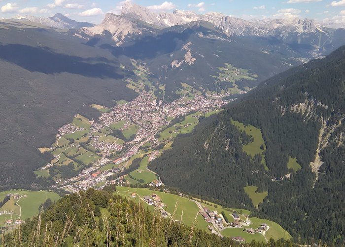 Vista di Ortisei dall'alto 