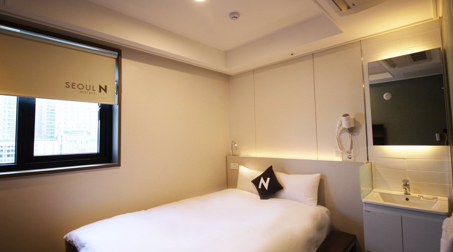 DOUBLE ROOM