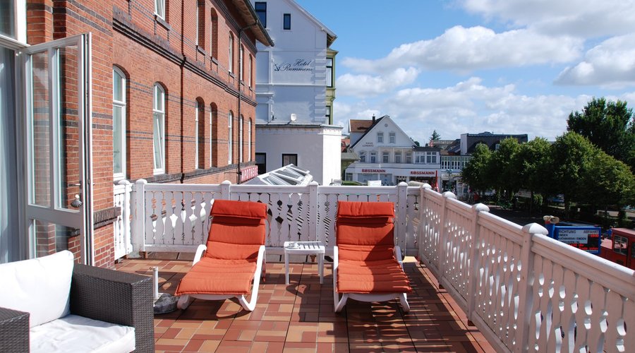 Zimmer 112 hat eine wunderbare Terrasse nicht nur für Eisenbahnfans