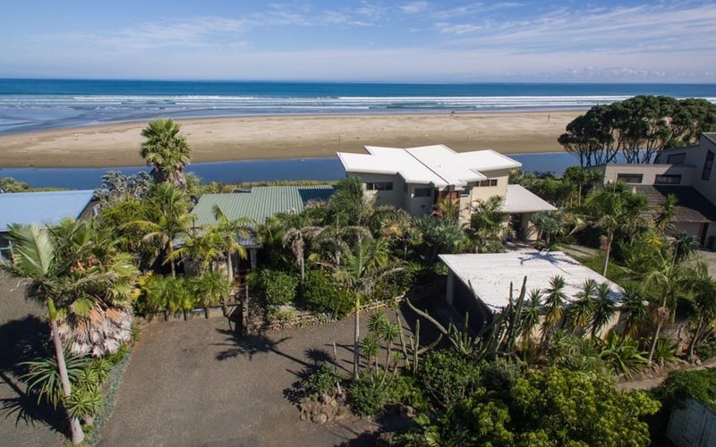The GEMS Seaside Lodge with 90 Mile Beach behind