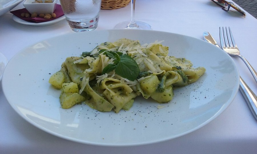 Tagliatelle con Pesto casero de Albahaca
