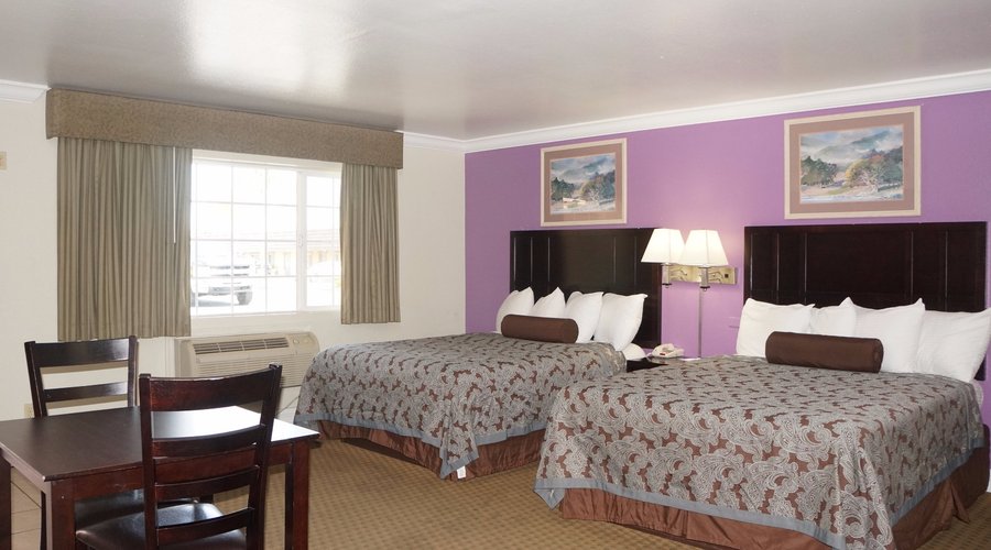 Room with 2 Beds kitchen