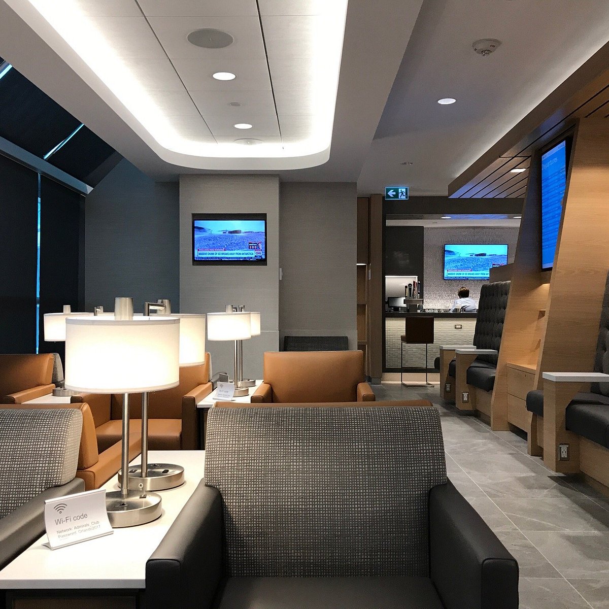 How to get access to American Airlines' Admirals Club lounges