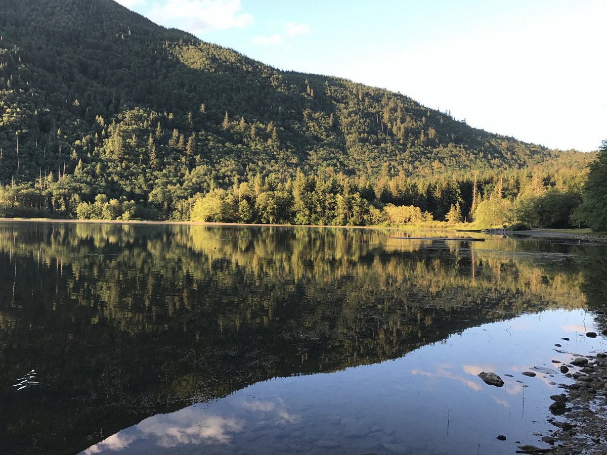 Super, Neighbours in British Columbia: Harrison Hot Springs 5 of 5