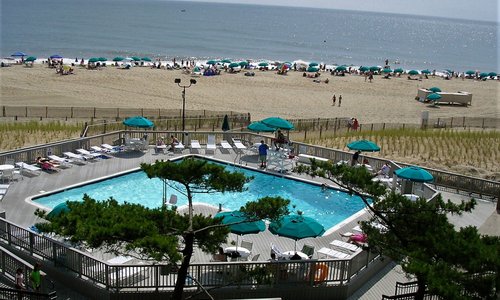 My favorite spot. Pool, best of both worlds.