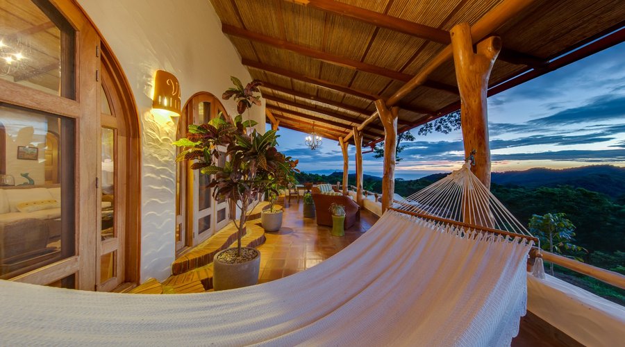 1500ft2 Executive Suite. 