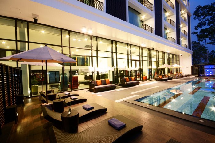 Tsix5 Hotel Pool Pictures & Reviews - Tripadvisor