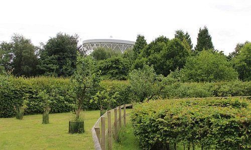 Jodrell Bank Discovery Centre - gardens