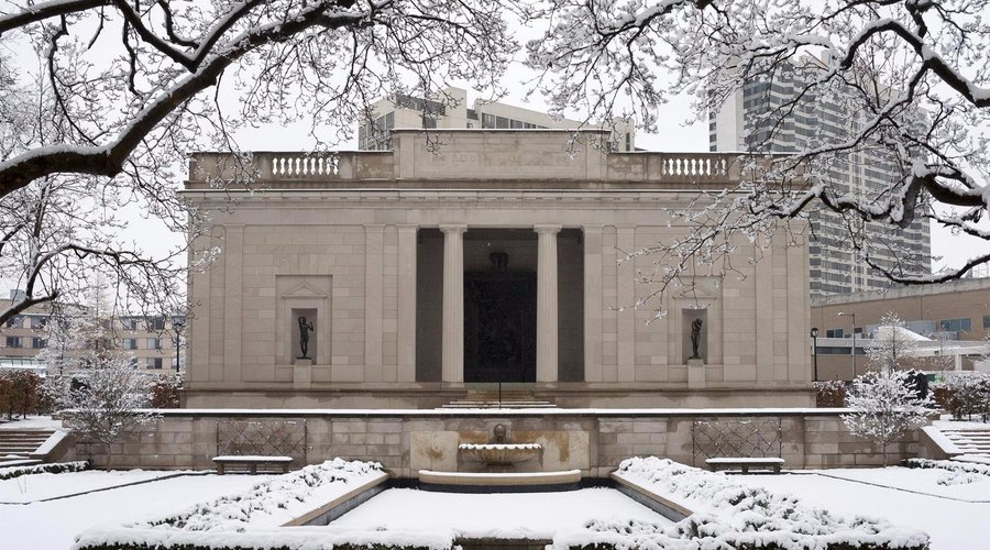 Winter snow over the Rodin Museum.