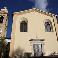 Facciata e campanile della Chiesa del Gonfalone
