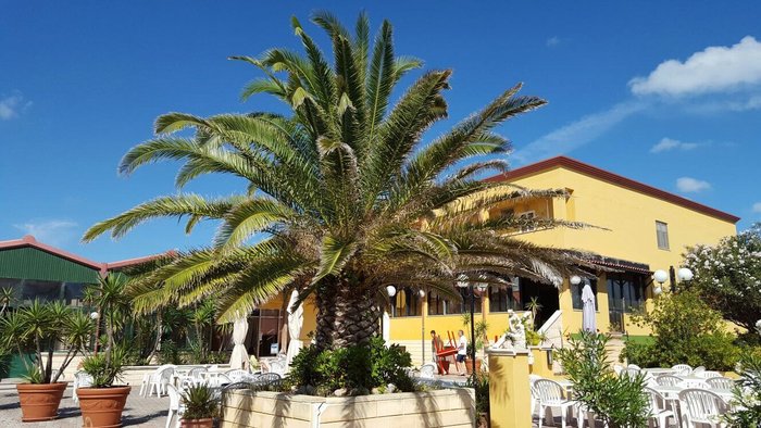 HOTEL LA GARDENIA desde $1,166 (San Nicandro Garganico, Italia) - opiniones  y comentarios - pequeño hotel - Tripadvisor