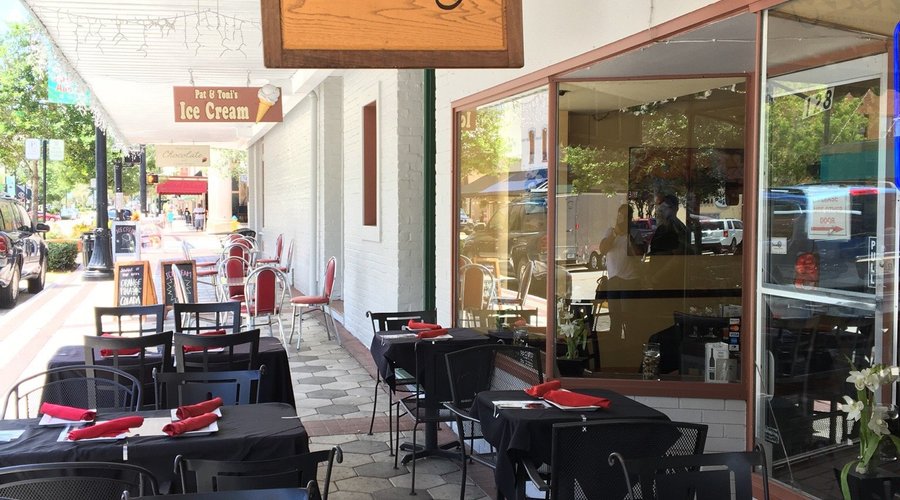 De La Vega ~ Wine, Tapas, & Sangria