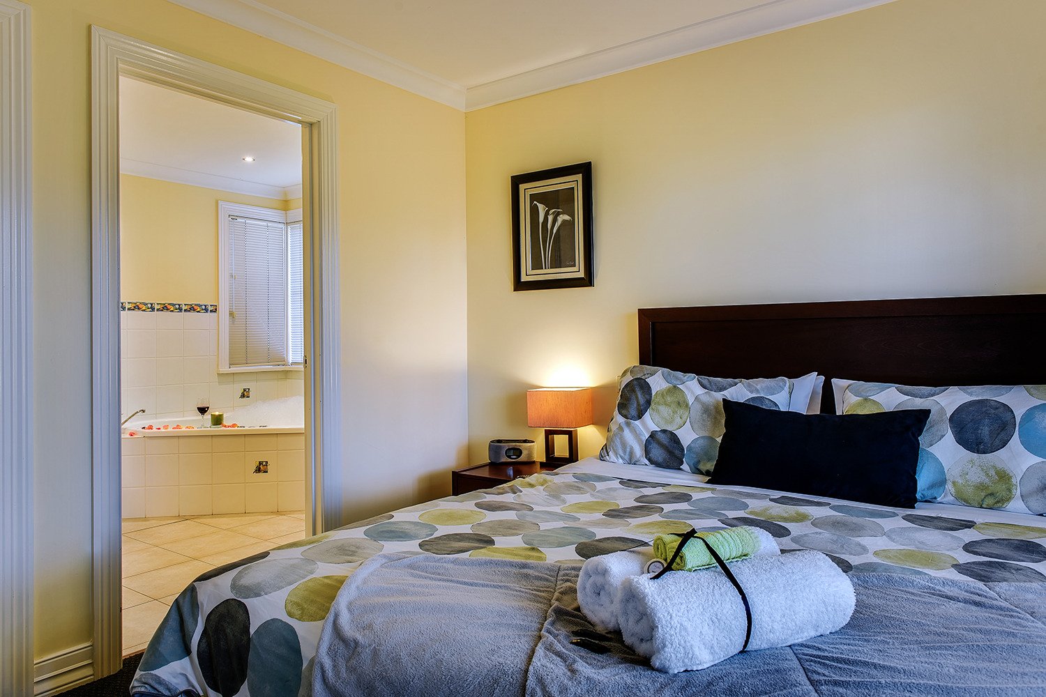 WAVERLEY HOUSE COTTAGES (AU$191): 2023 Prices & Reviews (Lakes Entrance ...