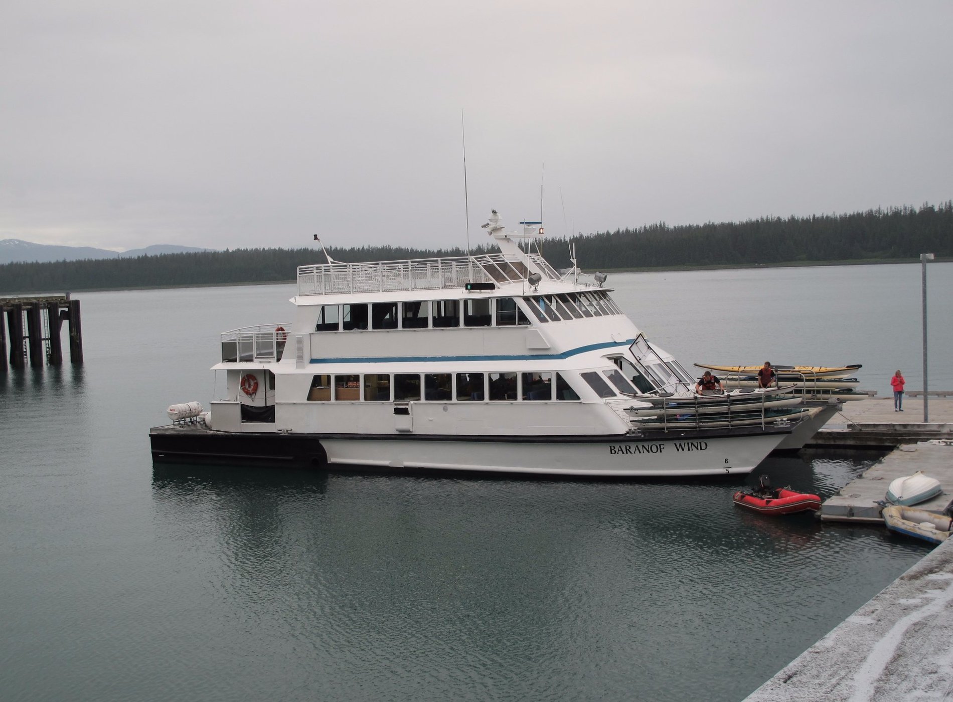 Glacier Bay Lodge & Tours by null