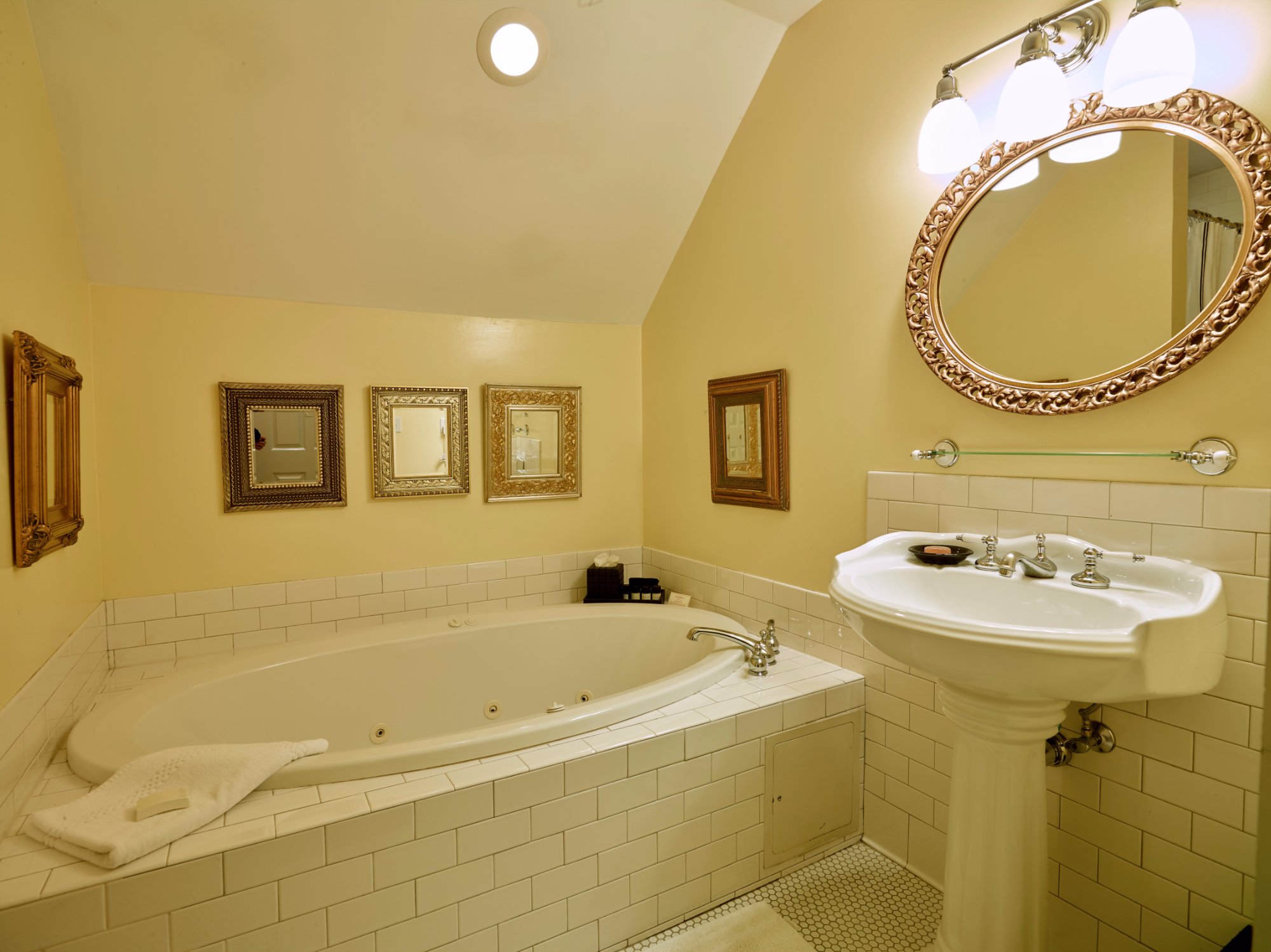 Hotel photo 43 of Kendall Hotel.