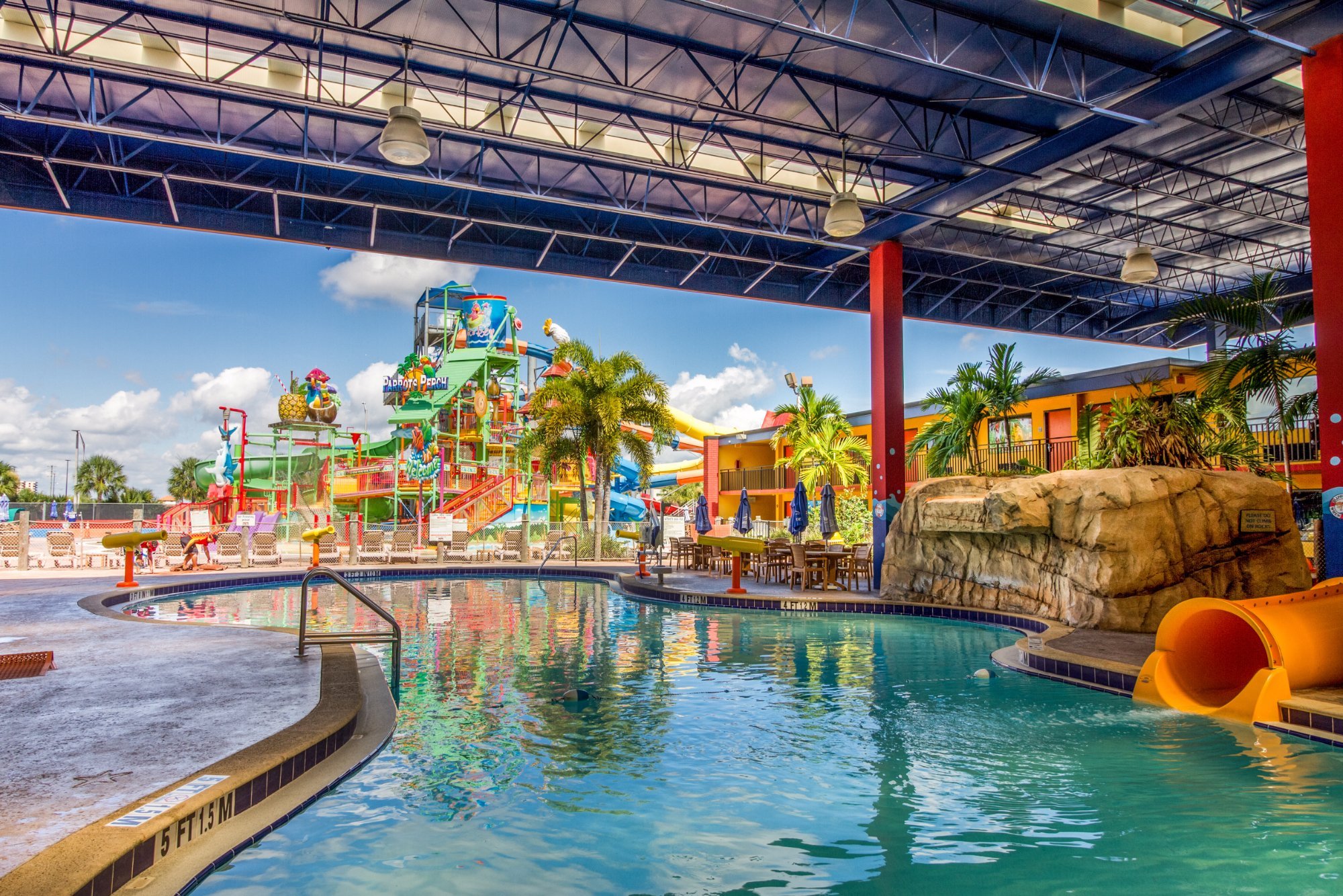 Coco key hotel store & water park