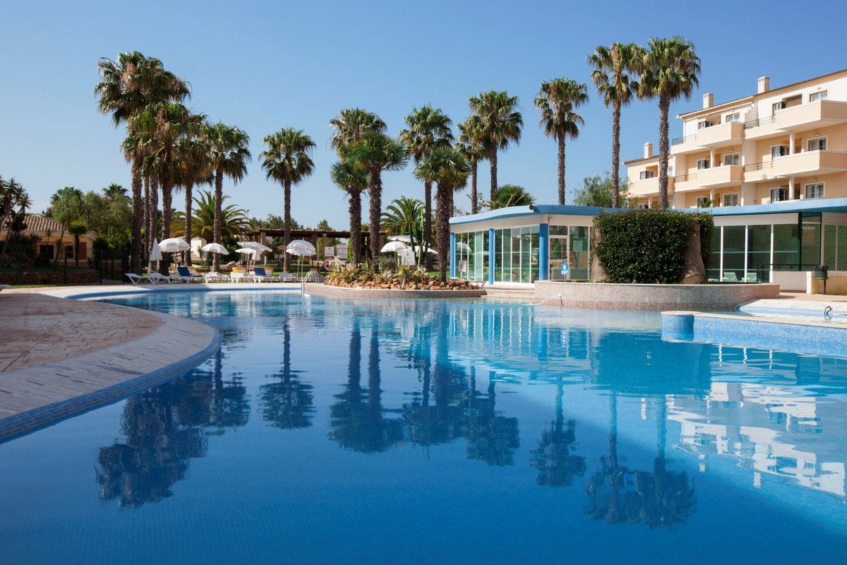 Vitor's Plaza Pool Pictures & Reviews - Tripadvisor