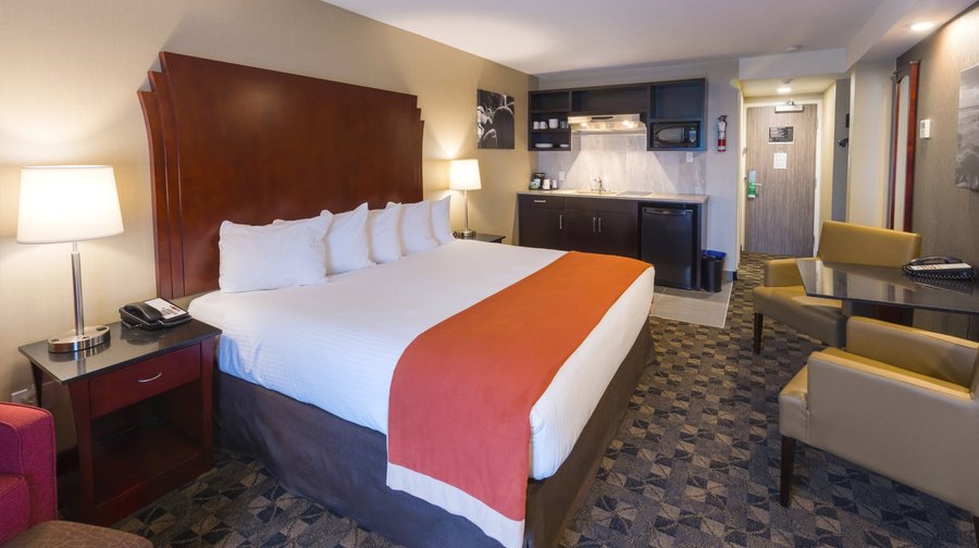Relax in one of our King Kitchenette Rooms
