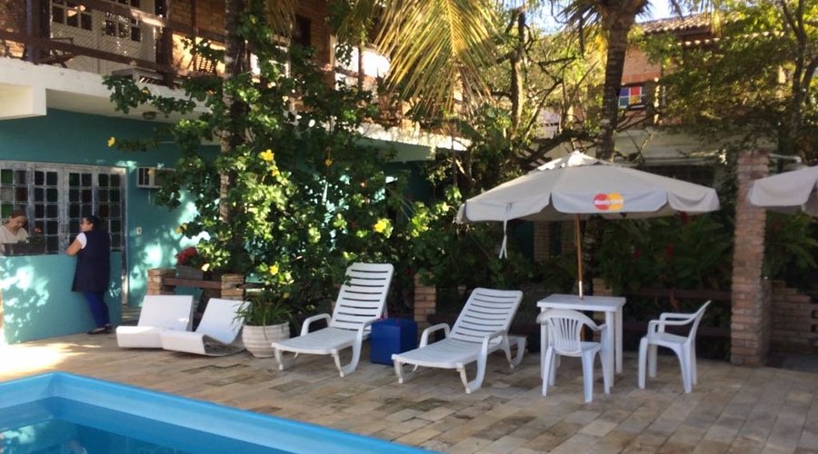 Está quente, ou para o Sr ou Sra. a temperatura permite. Caia na piscina.