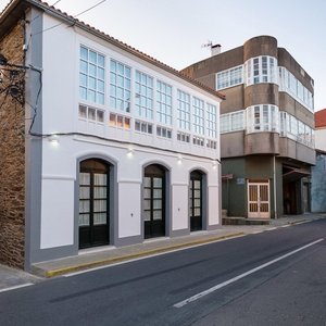Exterior - Lateral