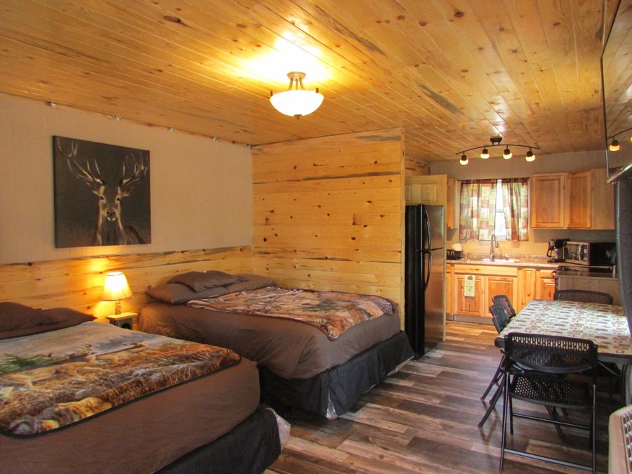 BEST BEAR LODGE & CAMPGROUND Prices & Hotel Reviews (Irons, MI