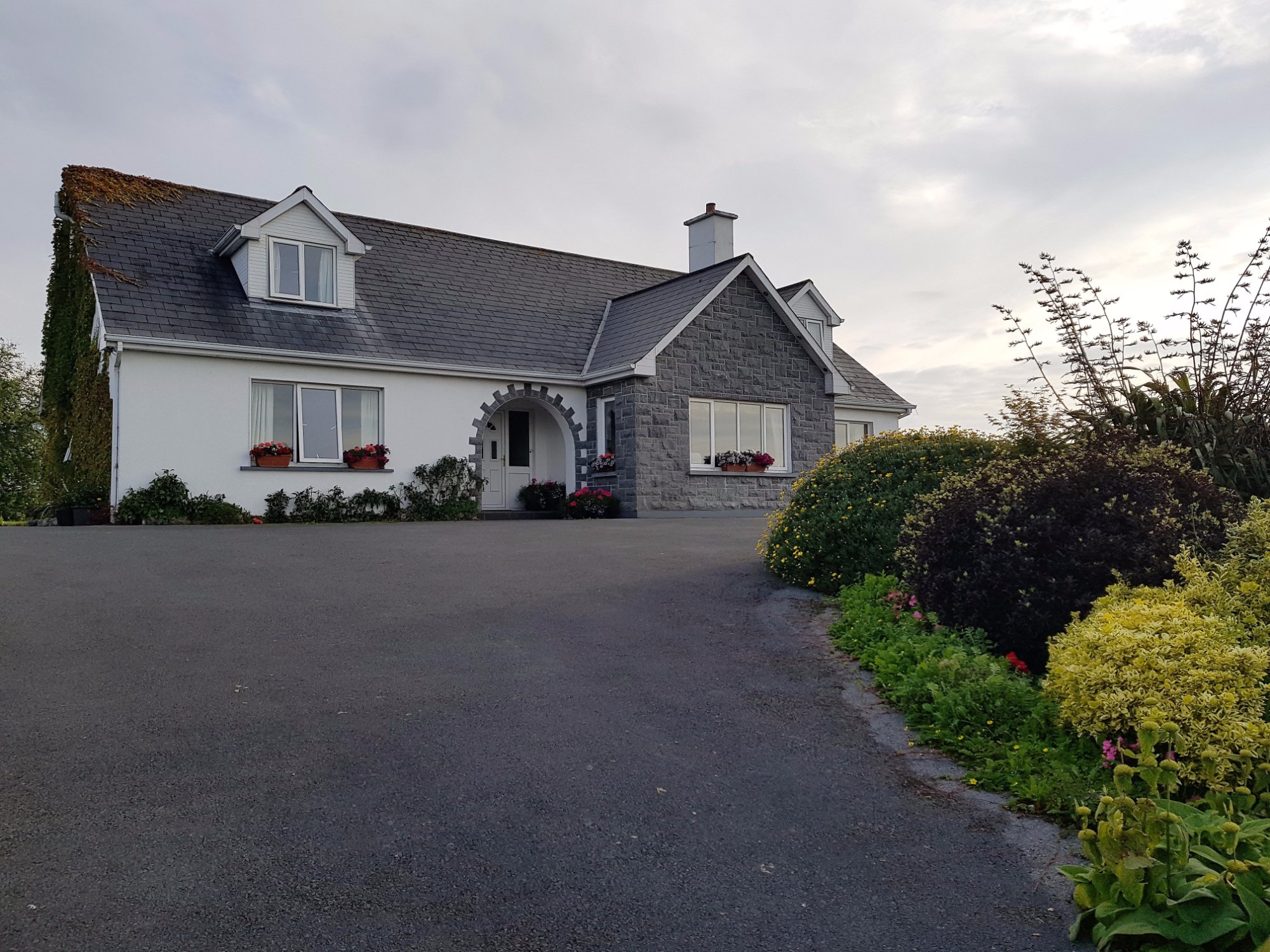 DOLMEN LODGE - B&B Reviews (Ballyvaughan, Ireland - The Burren ...