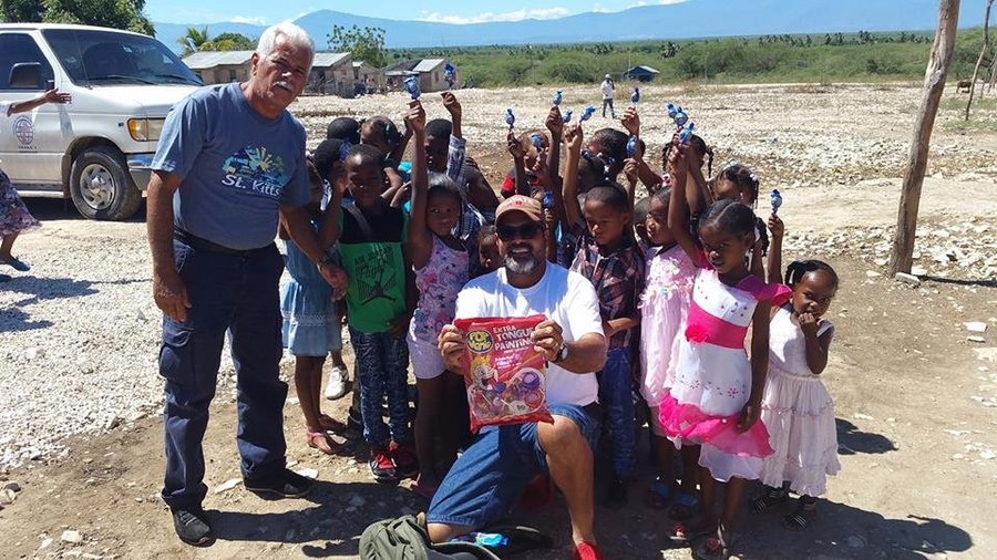 compartir con niños en batey san rafael neyba