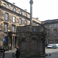 Grand architectural features