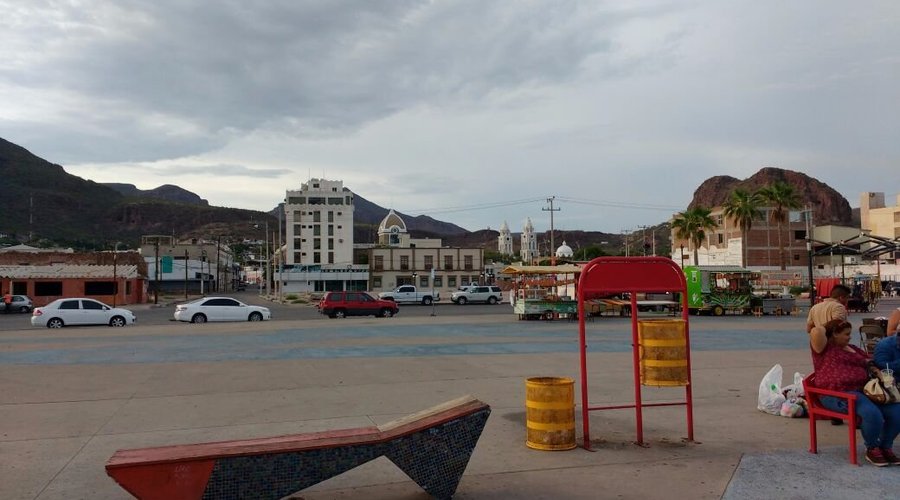 Vista panoramica de los alrededores del malecon de Guaymas