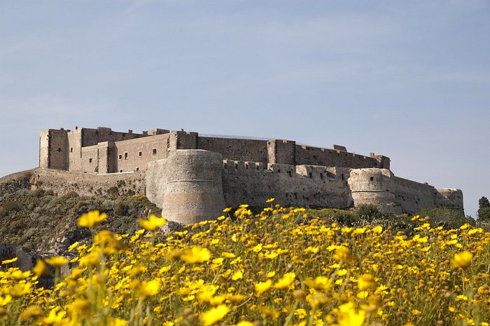 Castello di Milazzo in primavera