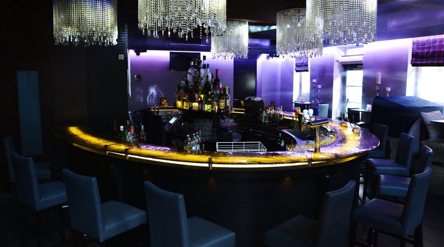 THE LOUGE & PARTY BAR