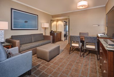 Hotel photo 8 of Embassy Suites by Hilton San Diego La Jolla.