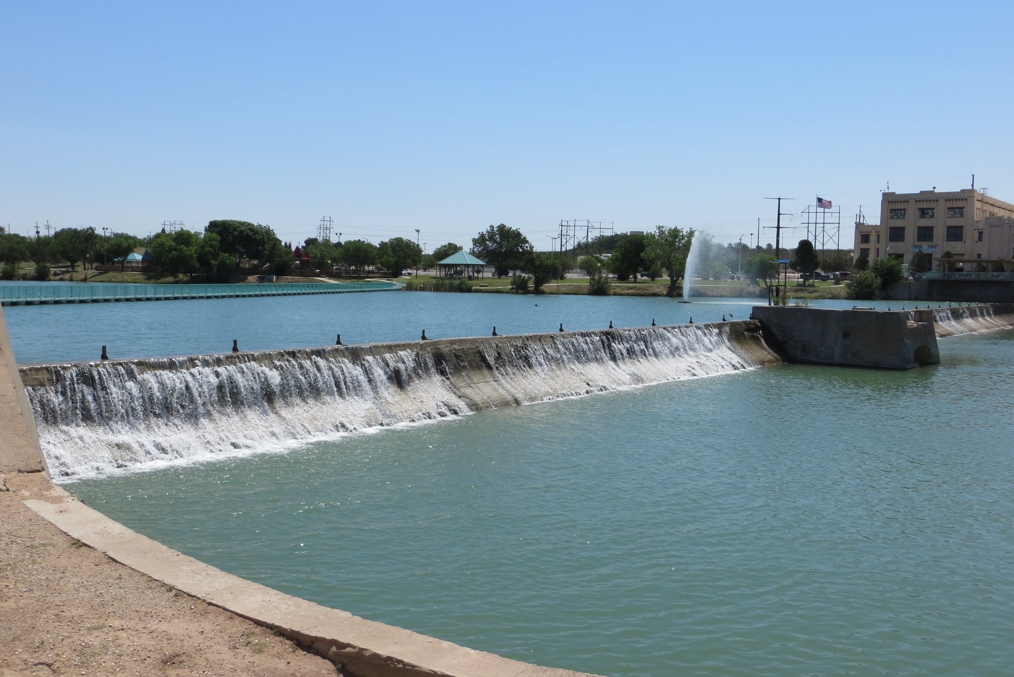 Explore Lake Carlsbad Beach Park: A Hidden Gem for Travelers