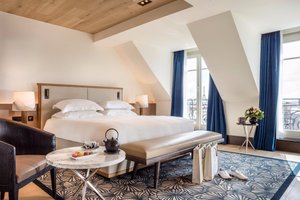 Room & Suite