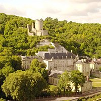 Château de La Roche-Guyon. Photo de Jérôme Hauvill. Juillet 2017.