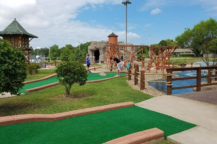 Salty Harbor Mini Golf & Fun Park image
