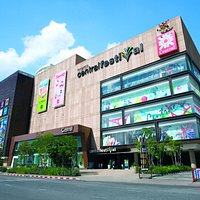 Pattaya Sai Nueang, adjacent to Pattaya city’s main roads both at front and rear