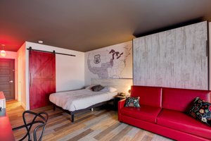 Room & Suite