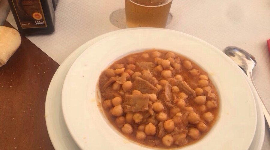 Riquísimo los garbanzos con callos, recomiendo