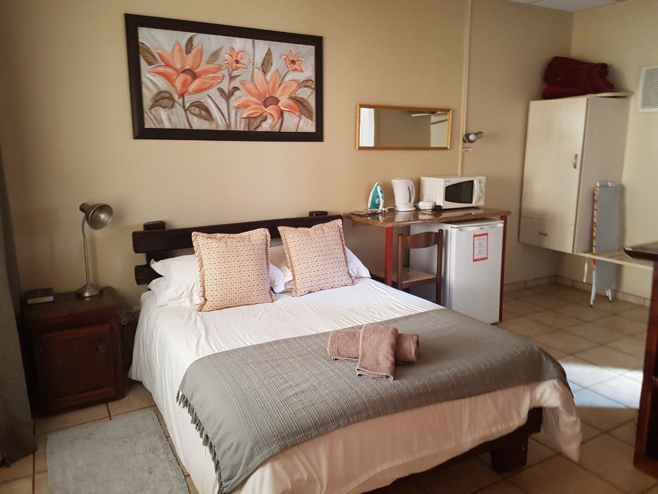 MOLOPO TRAVEL INN: Reviews (Vryburg, South Africa) - Photos of B&B ...