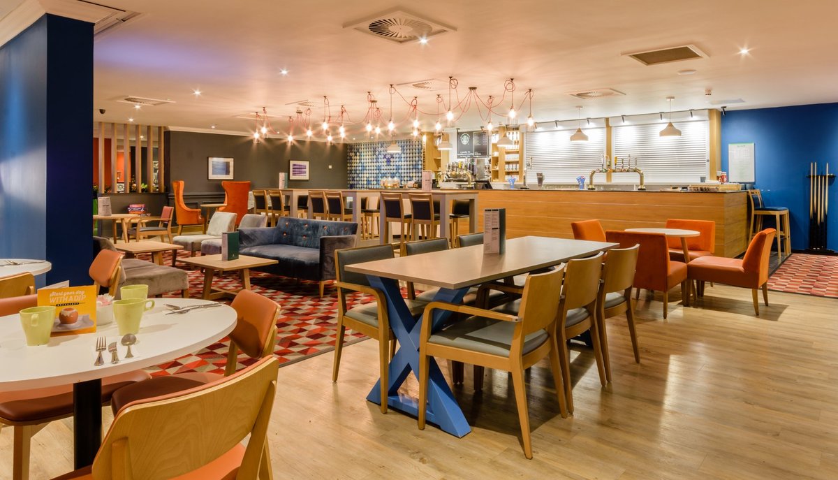 HOLIDAY INN LEEDS - GARFORTH, AN IHG HOTEL - Updated 2022 Prices