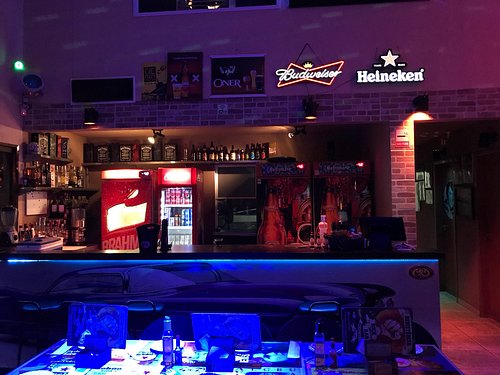 Bar com karaokê em Curitiba: vale a pena?