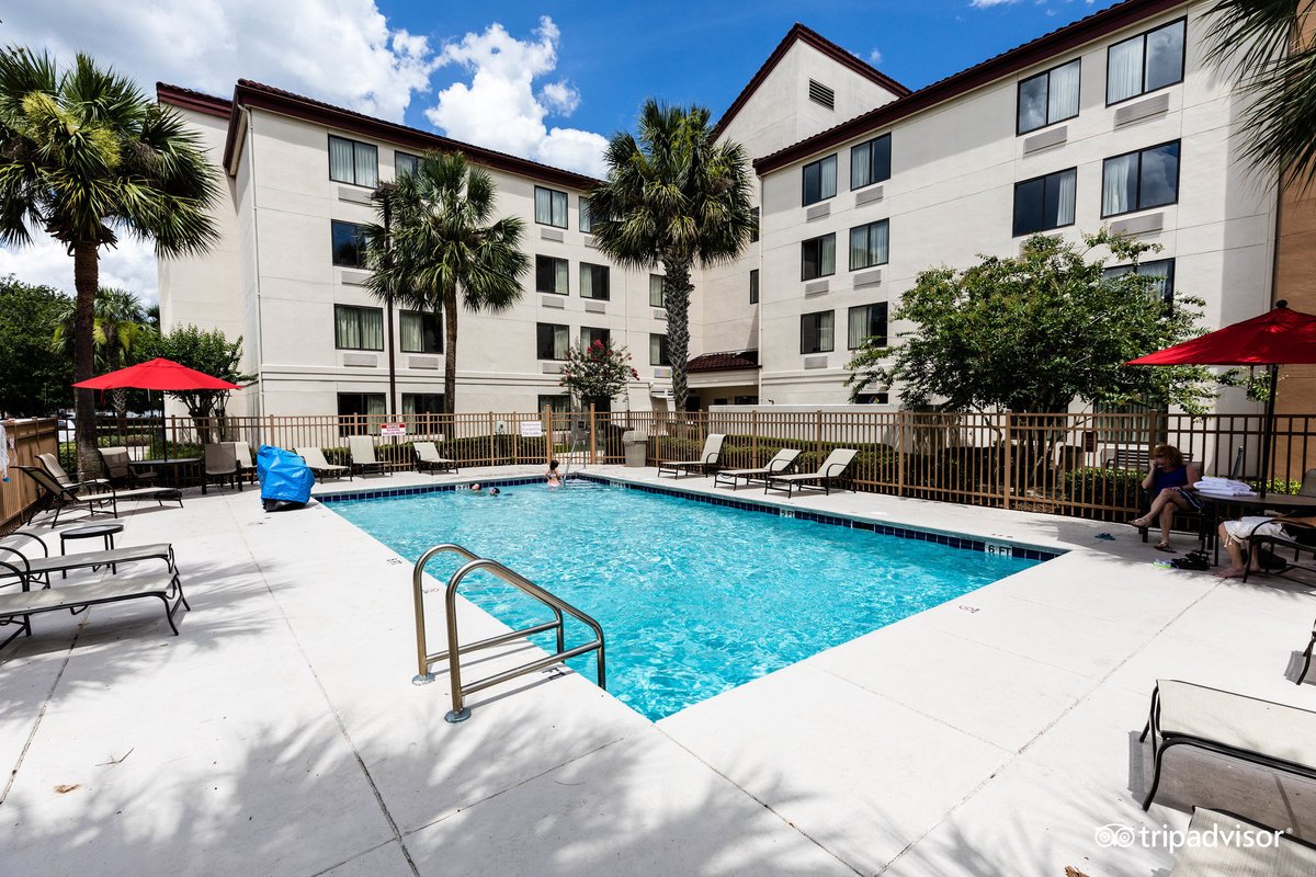 Red Roof Plus+ Gainesville Pool Pictures & Reviews - Tripadvisor