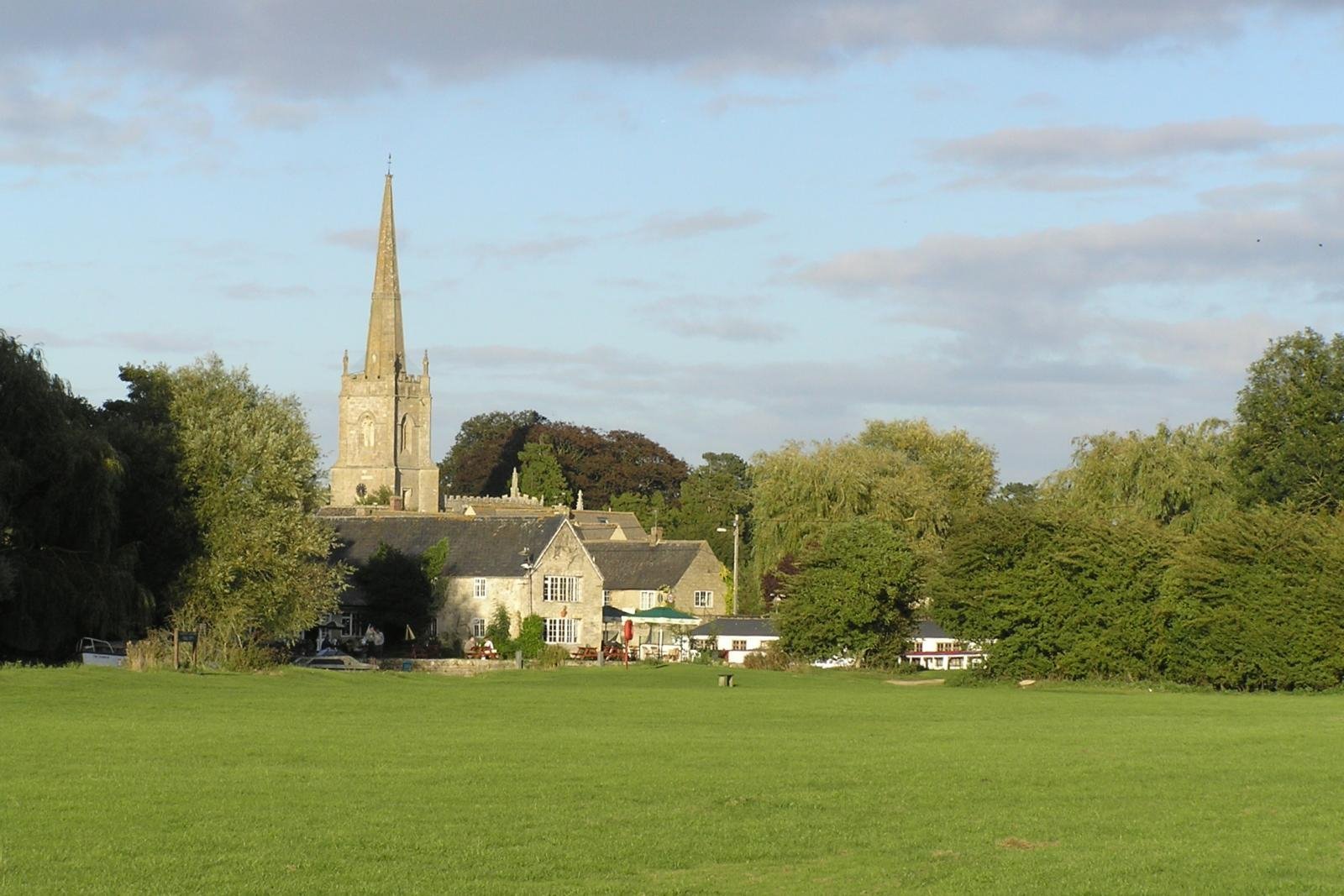 Riverside Park, Lechlade: лучшие советы перед посещением - Tripadvisor