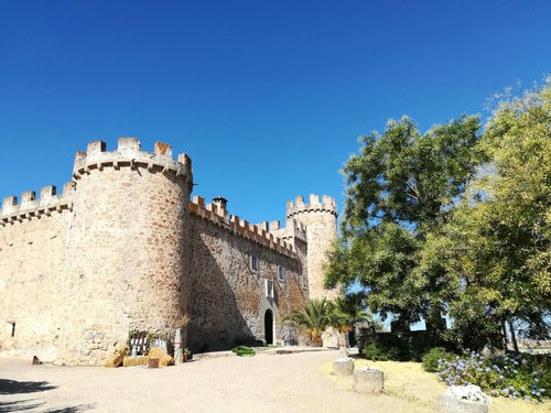 CASTILLO DE CACERES - Prices & Castle Reviews (Spain)
