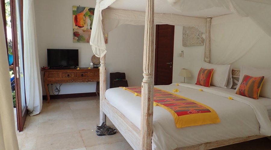 One of the bedrooms of Villa Astrid