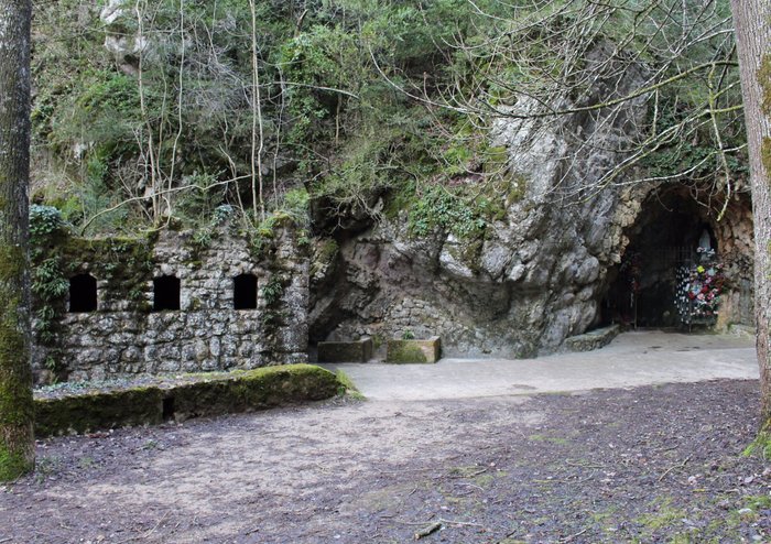 Imagen 2 de La Cova del Santuari de la Mare de Deu de Lourdes